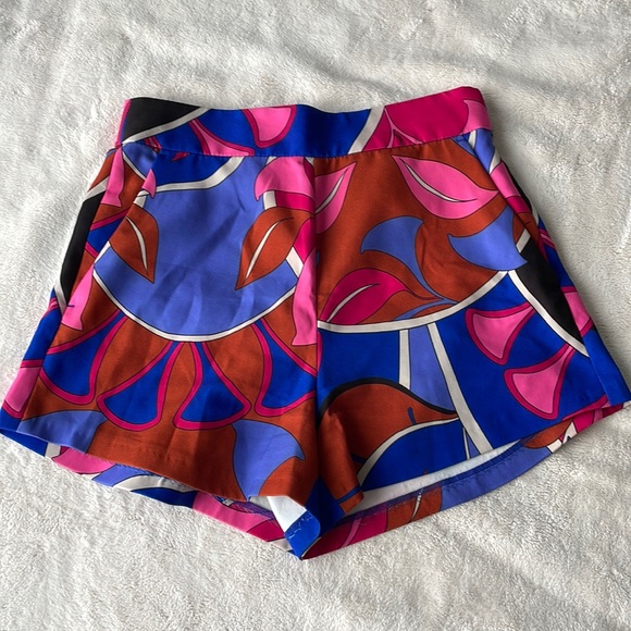 Zara Pants - 🌼 Zara Floral Shorts